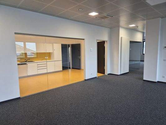 Büro - mit Küchenzeile.jpg