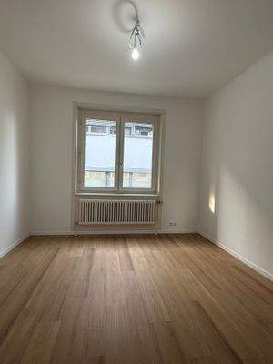 Bahnhofstr. Zimmer 2.jpg