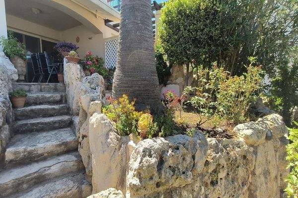 Kreta, Pirgos Psilonerou: Schönes Haus in toller Anlage in Strandlage zu verkaufen