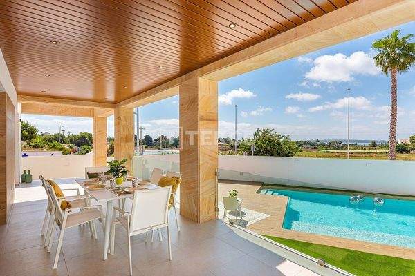 Key-Ready Villas with Pool and Solarium in Ciudad Quesada