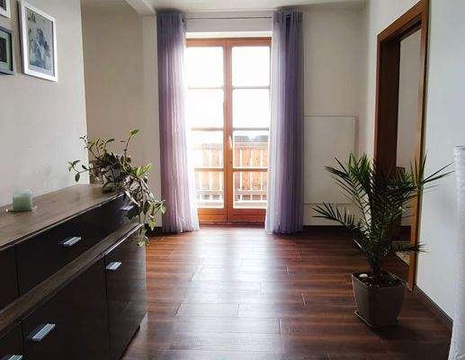 Esszimmer mit Balkonzugang