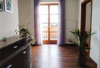 Esszimmer mit Balkonzugang