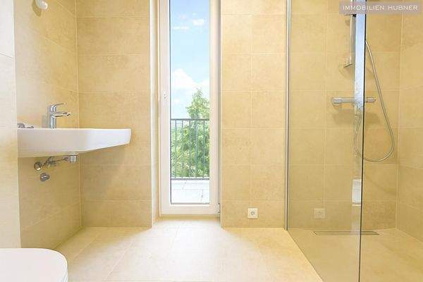 Badezimmer mit Tageslicht