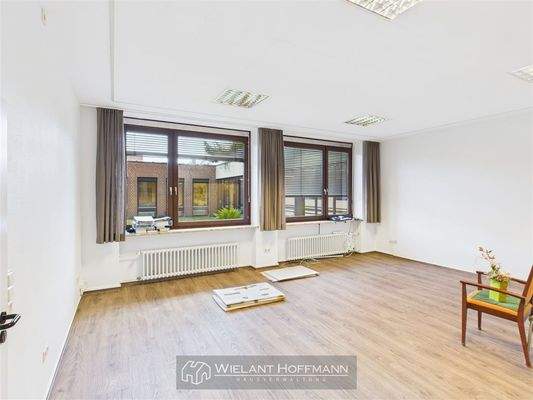 Büroraum 4 - Perspektive 1