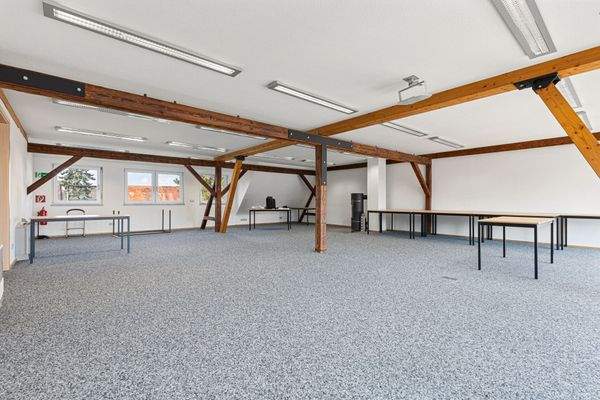 2. OG -  Großer Raum / Eventküche / Umwandlungspotenzial