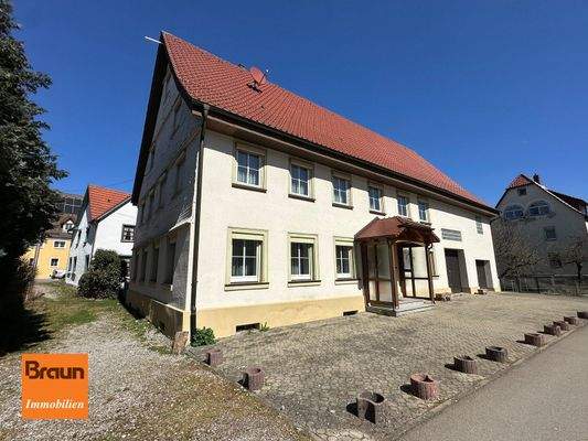 Wohnhaus mit Scheune, Trossingen