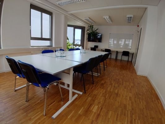 Meetingraum oder Einzelarbeitsplätze
