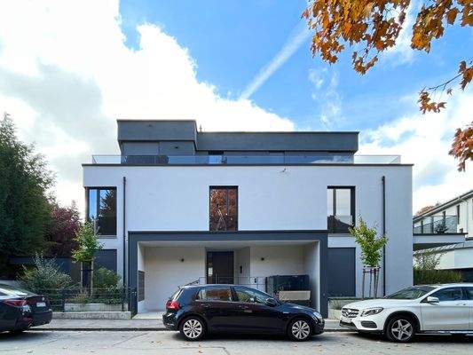 Außenansicht des Mehrfamilienhauses in Solln