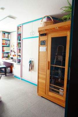 Zimmer mit Infrarotkabine OG.JPG