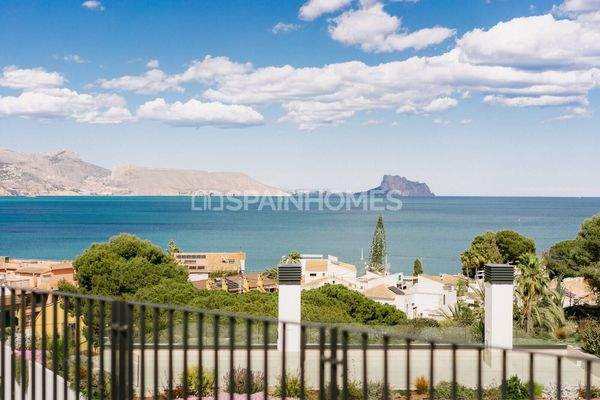 Luxe Apartments in a Complex by the Beach in El Albir