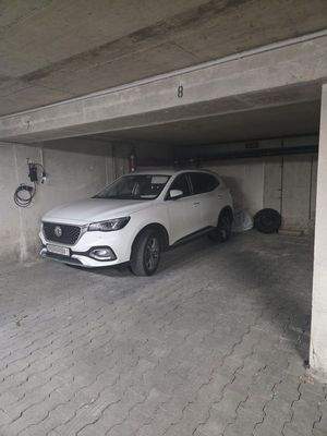 Tiefgaragenplatz + Ladestation