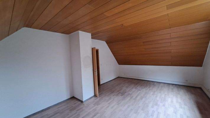 Wohnzimmer im Dachgeschoss