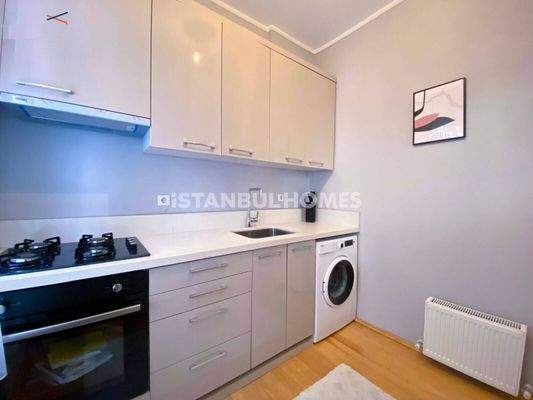 Fully Renovated Furnished 5-Storey Building in Istanbul Fatih