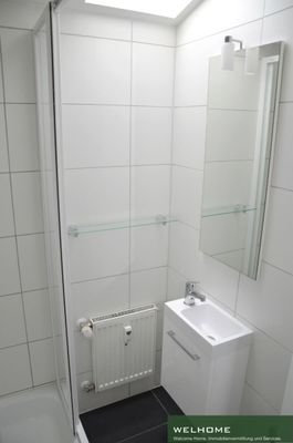 deckenhoch gefliest