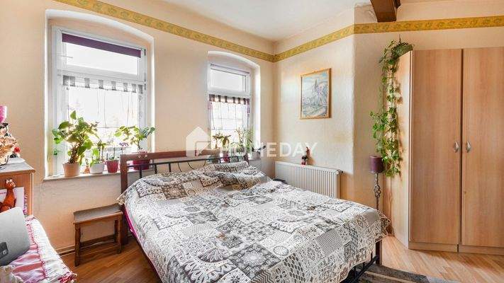 1. OG Schlafzimmer 1