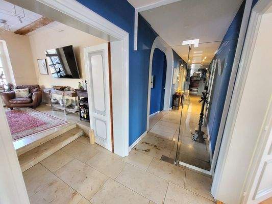 EG: Flur/Kaminzimmer