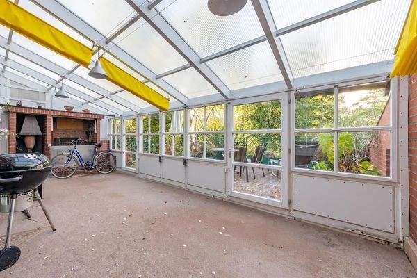 Großzügiger Wintergarten