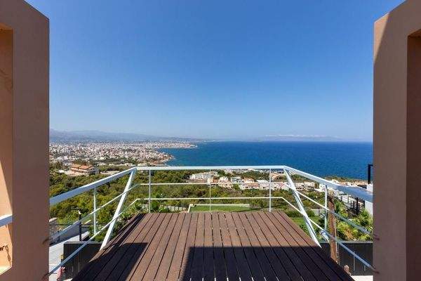 Kreta, Profitis Ilias: Zwei großzügige Villen mit erhöhtem Meerblick zu verkaufen