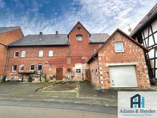 Ansicht Rückseite mit Garage