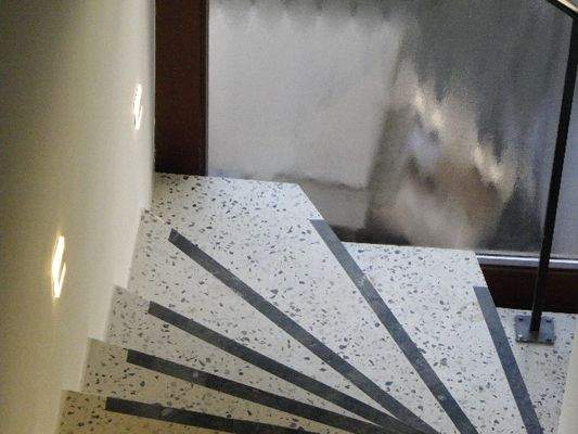 Treppen zur Wohnung 