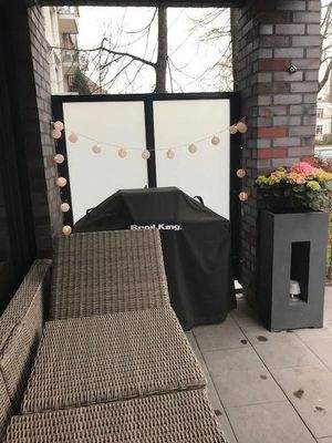 Platz für einen großen Grill