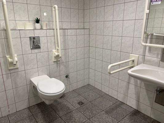 Behindertentoilette