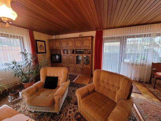 Großes Wohnzimmer zum Garten II.jpg