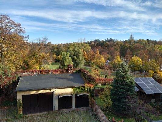 hofseitiger Blick vom Balkon