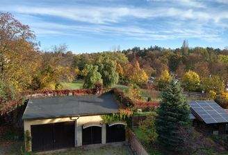 hofseitiger Blick vom Balkon
