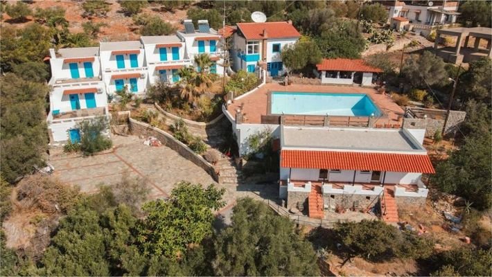 Kreta, Katsikia: Hotelkomplex mit Pool und Meerblick in begehrter Lage zu verkaufen