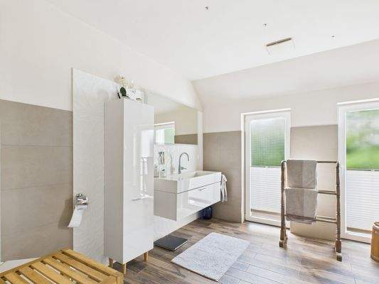 Badezimmer - Lütt Immobilien - Bönebüttel