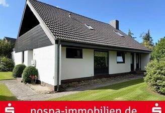 Seitenansicht mit Zugang zu den Nebenräumen