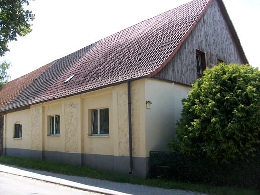 Wohnhaus (straßenseitig)