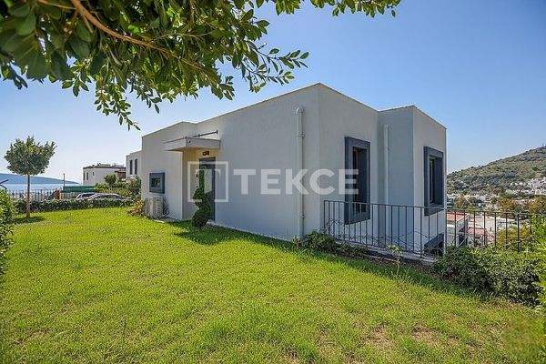 Sea and City view Apartments with Gardens in Central Bodrum