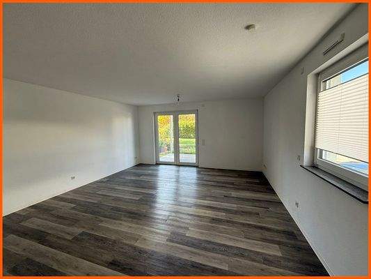 Wohnzimmer, Blick zur Terrasse