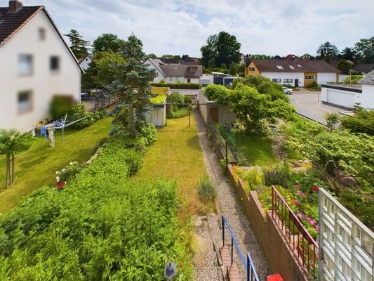 Gartenansicht vom Balkon