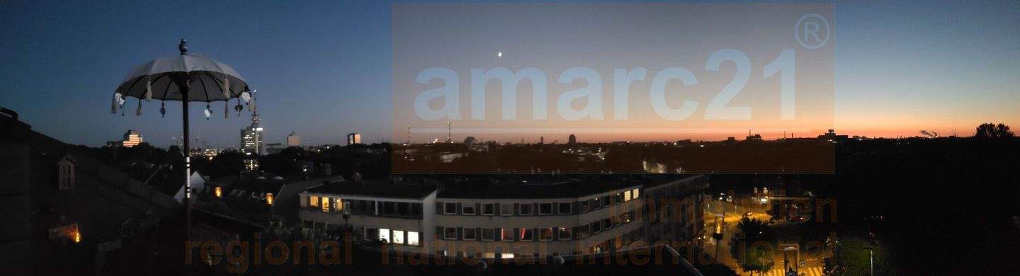 Dachterrasse bei Nacht Skyline