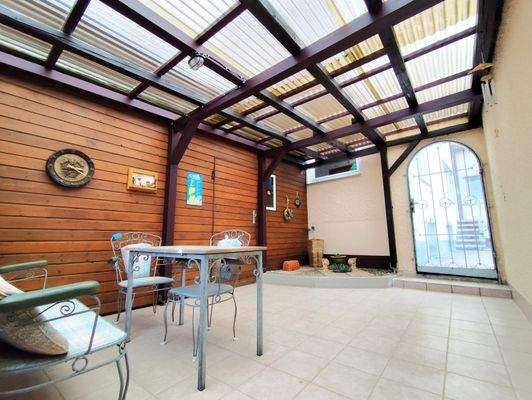 Überdachte Terrasse Ansicht 1