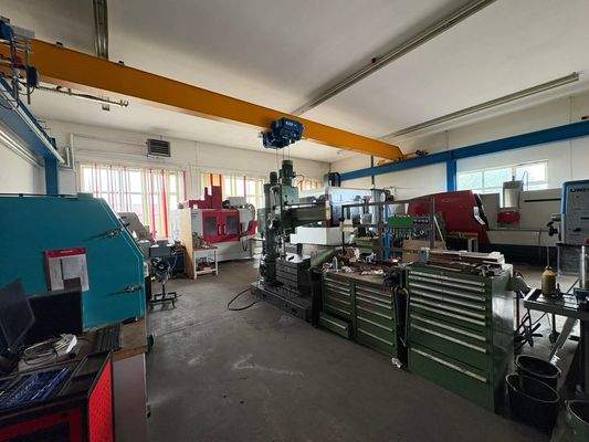 Halle mit Produktions-/Lagerfläche