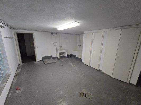 WE1 Souterrain Waschküche Bild 3.jpg