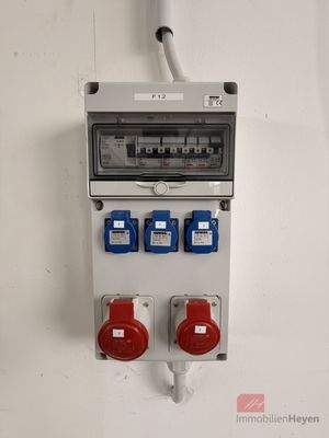 Stromversorgung in der Halle