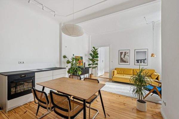 Wohnzimmer mit Wohnküche