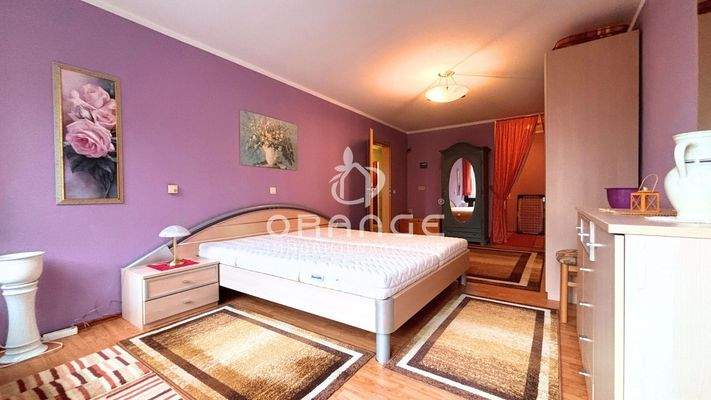 Schlafzimmer mit Balkon