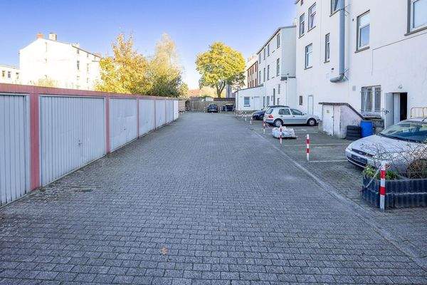 Aktuell zwei Parkplätze frei