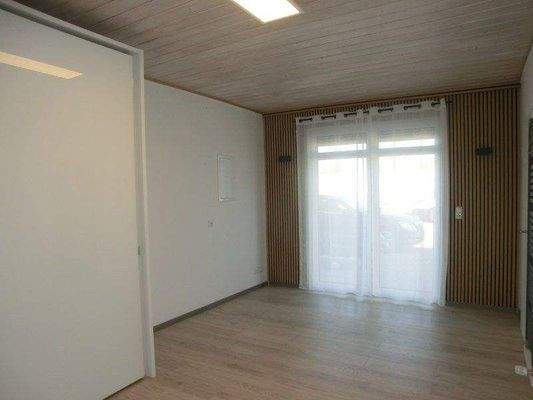 Zimmer im EG mit Ausgang zur Terrasse 