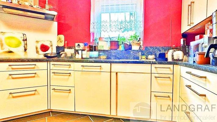 Küche mit Elektrogeräten