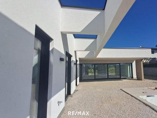 35 Terrassenüberdachung