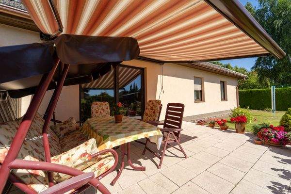 Außenansicht + Garten