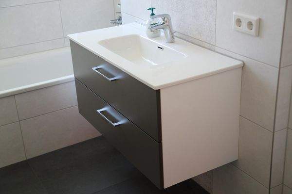 Bad - Waschb. mit Unterschrank