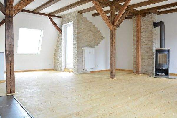 Wohnzimmer im DG, Blick zur Loggia